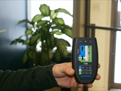 Système d'aide à l'audition - appareil noir avec touches