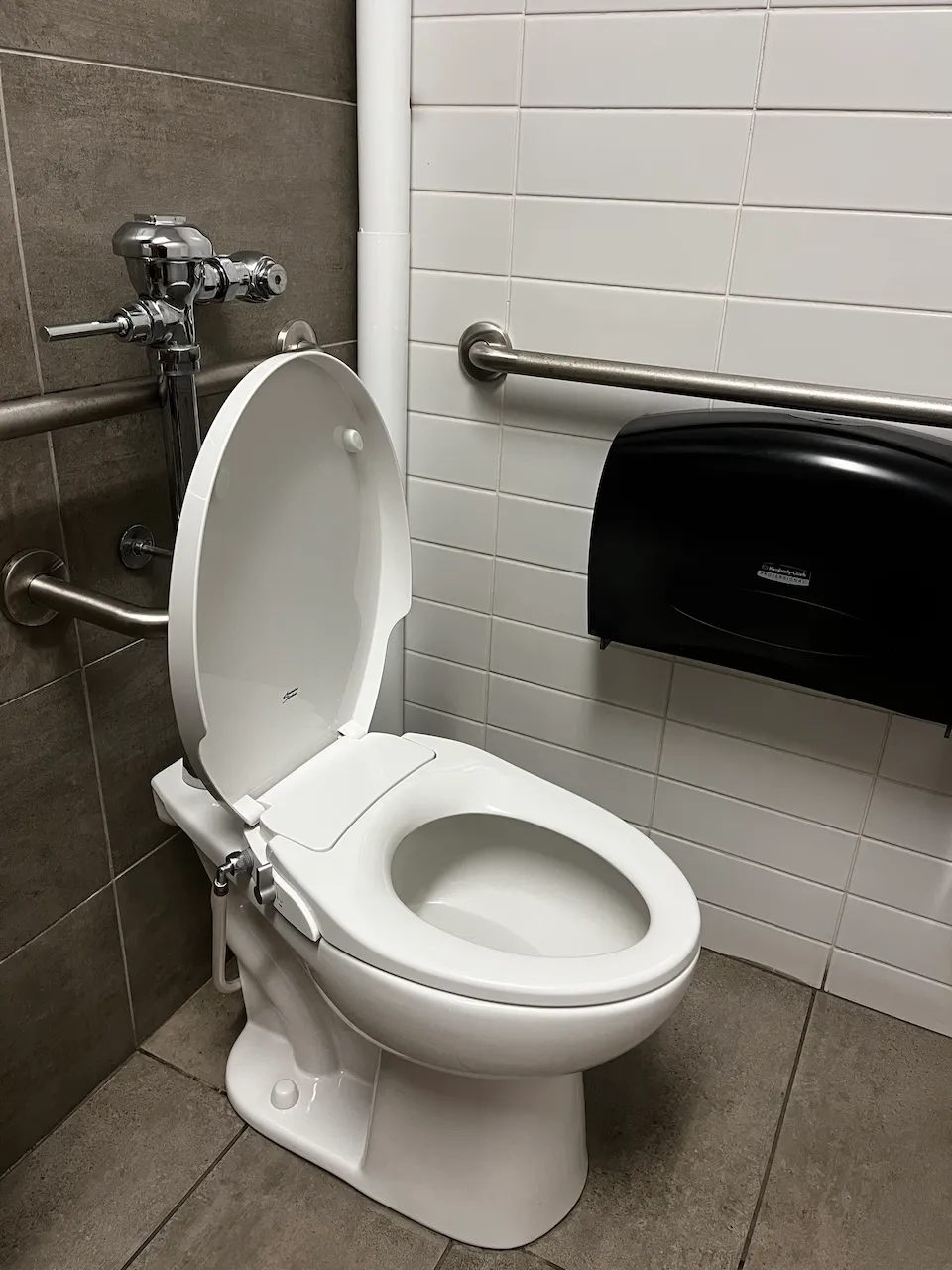Universal washroom - bidet