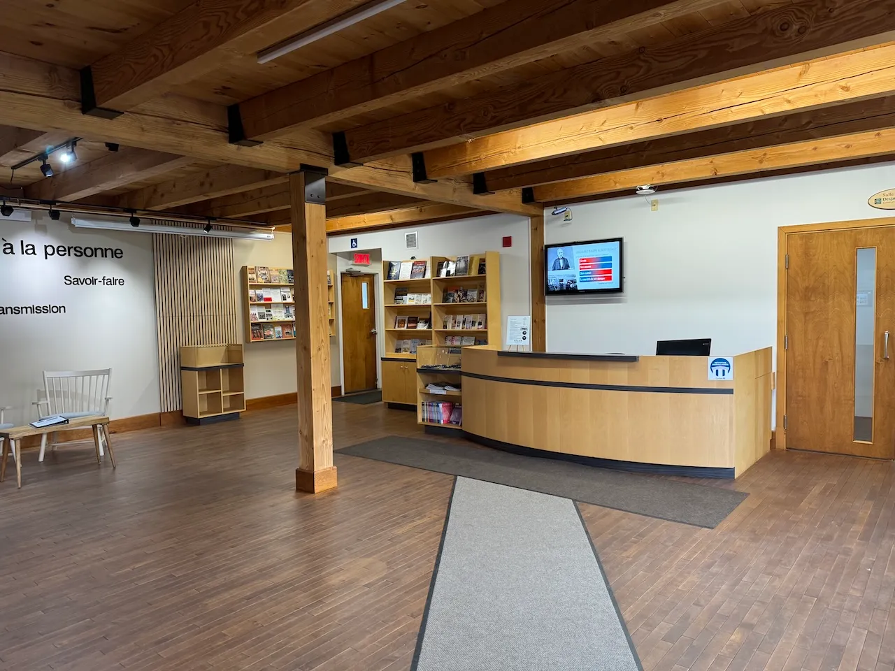 Reception desk