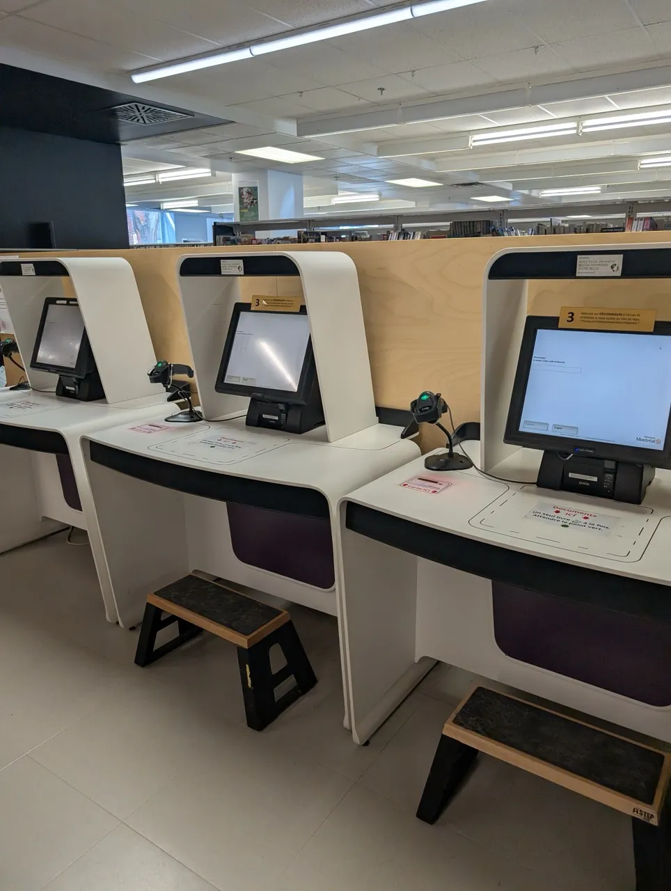 Postes d'emprunts en libre-service
