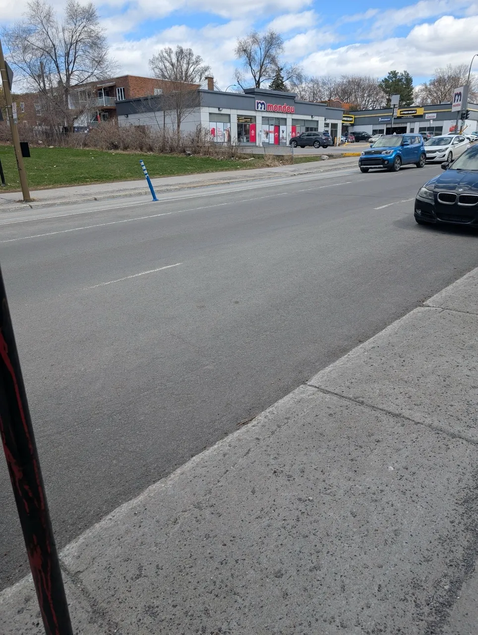 Emplacement de stationnement réservé sur la rue