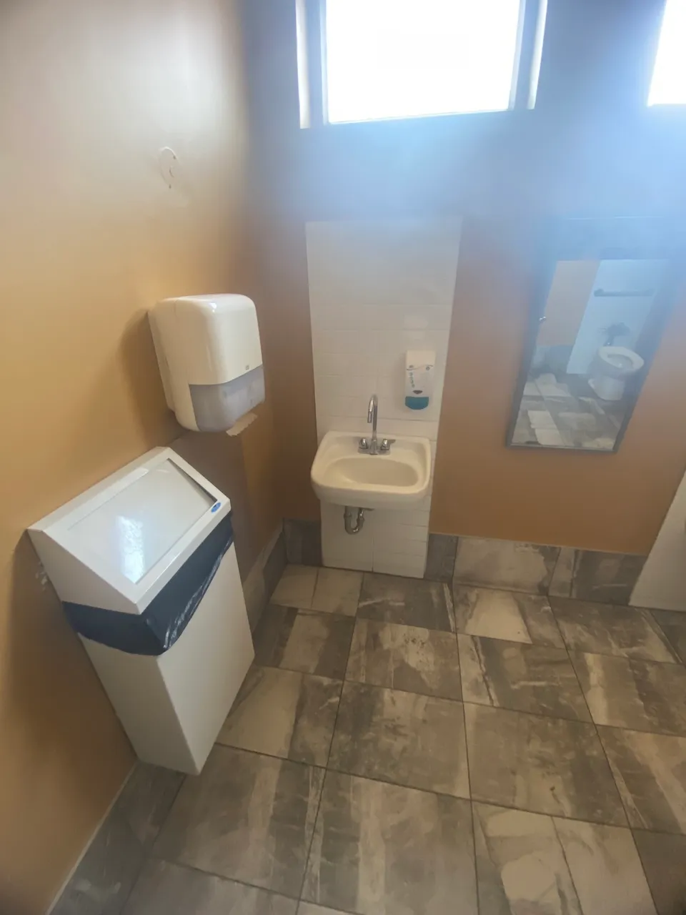 Sink - men's