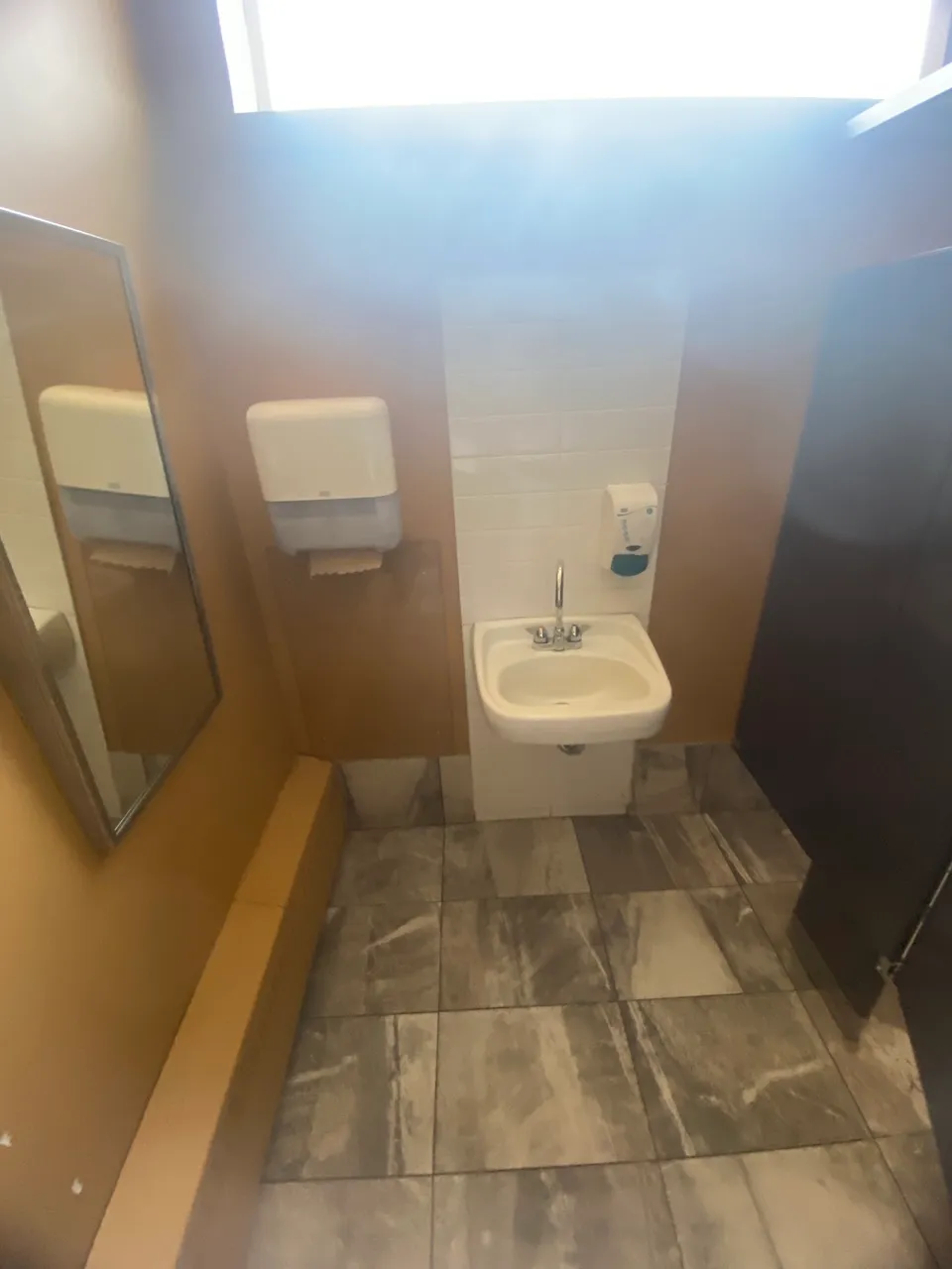 Sink - women's
