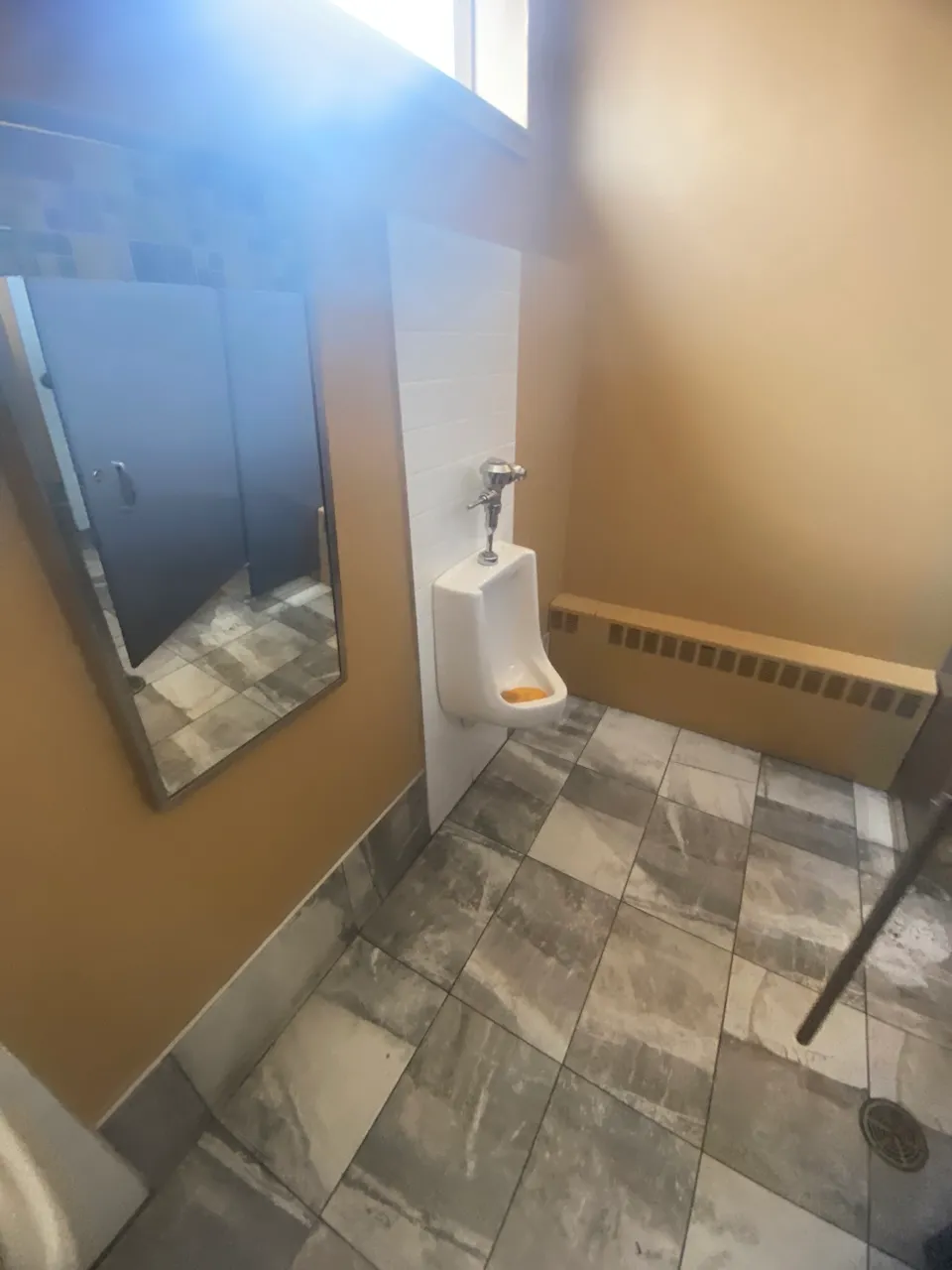 Urinal