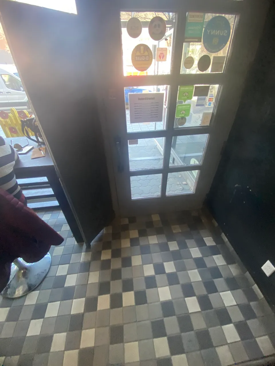 Entrée extérieure (vue sortie)