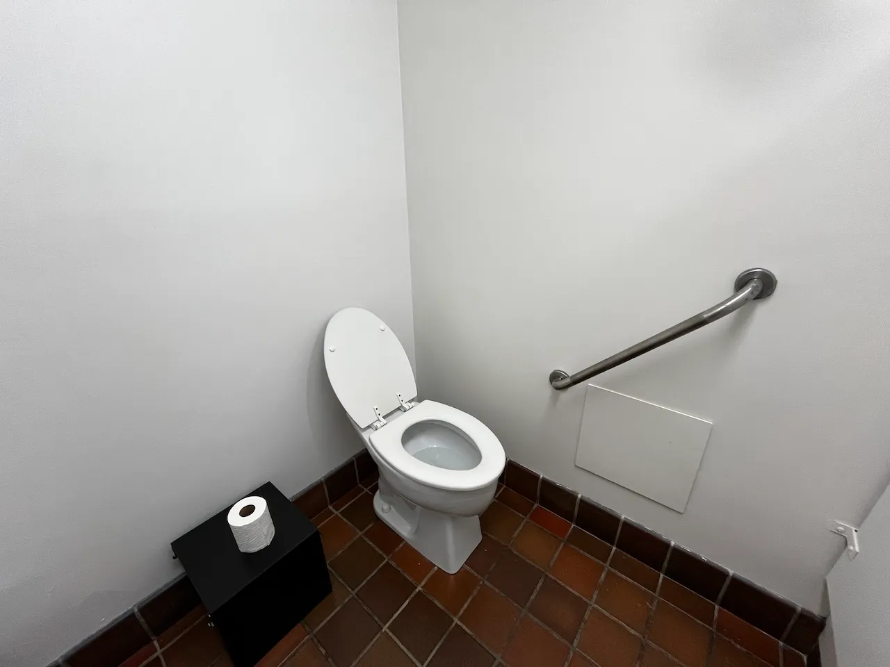 Salle de toilettes - hommes