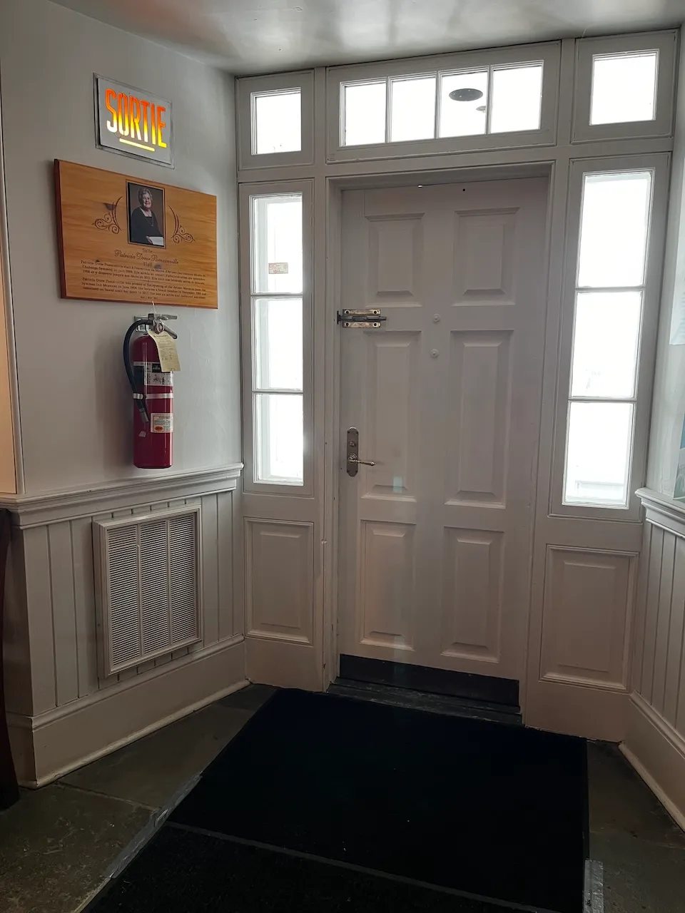 Entrée secondaire - intérieur