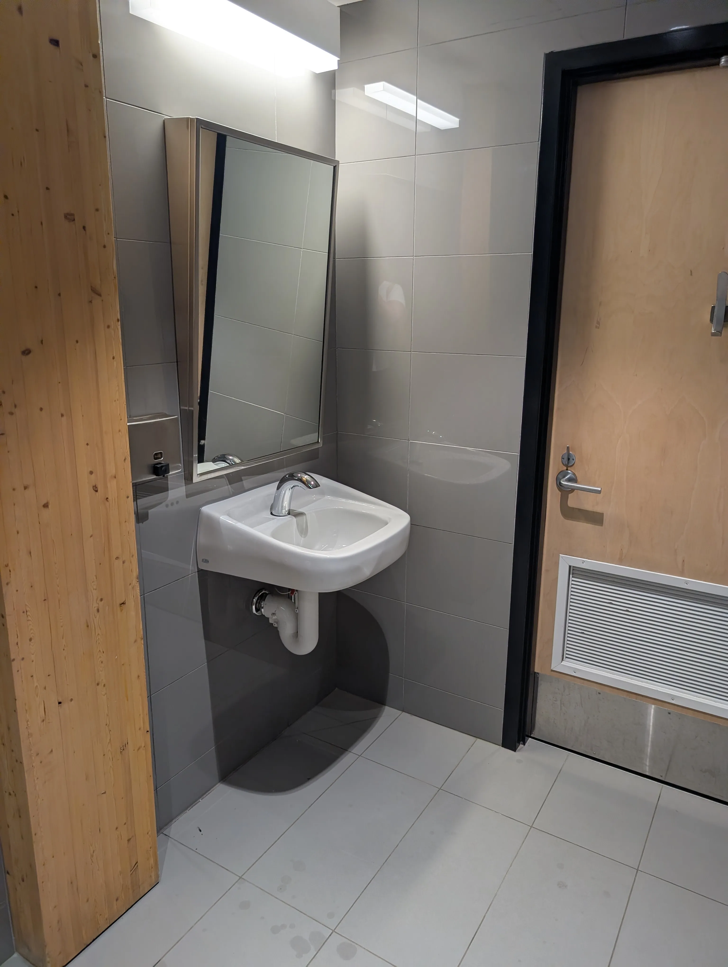 Main restroom - sink