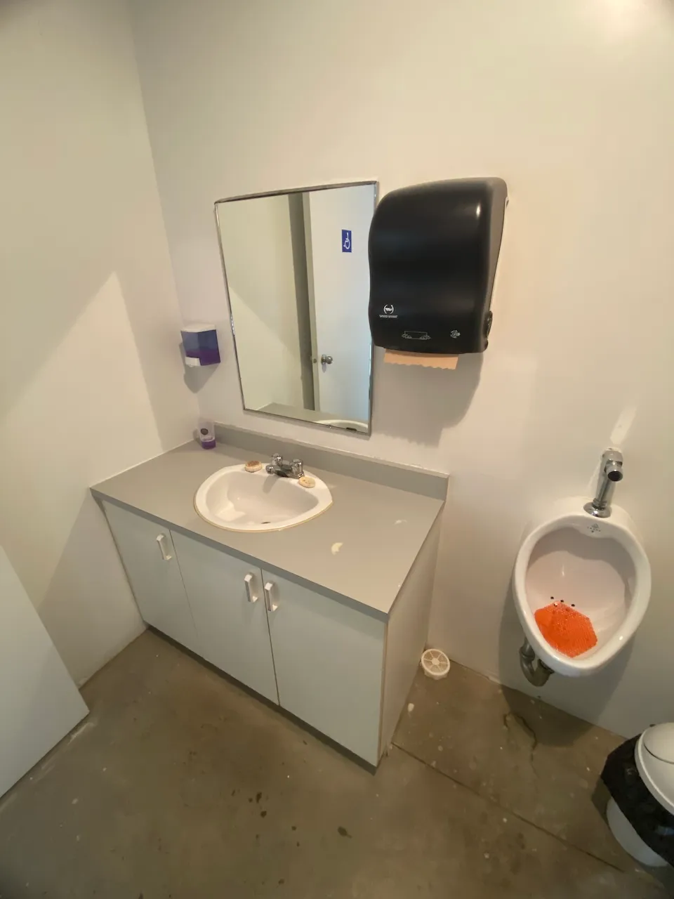 Lavabo - salle de toilette de l'atelier