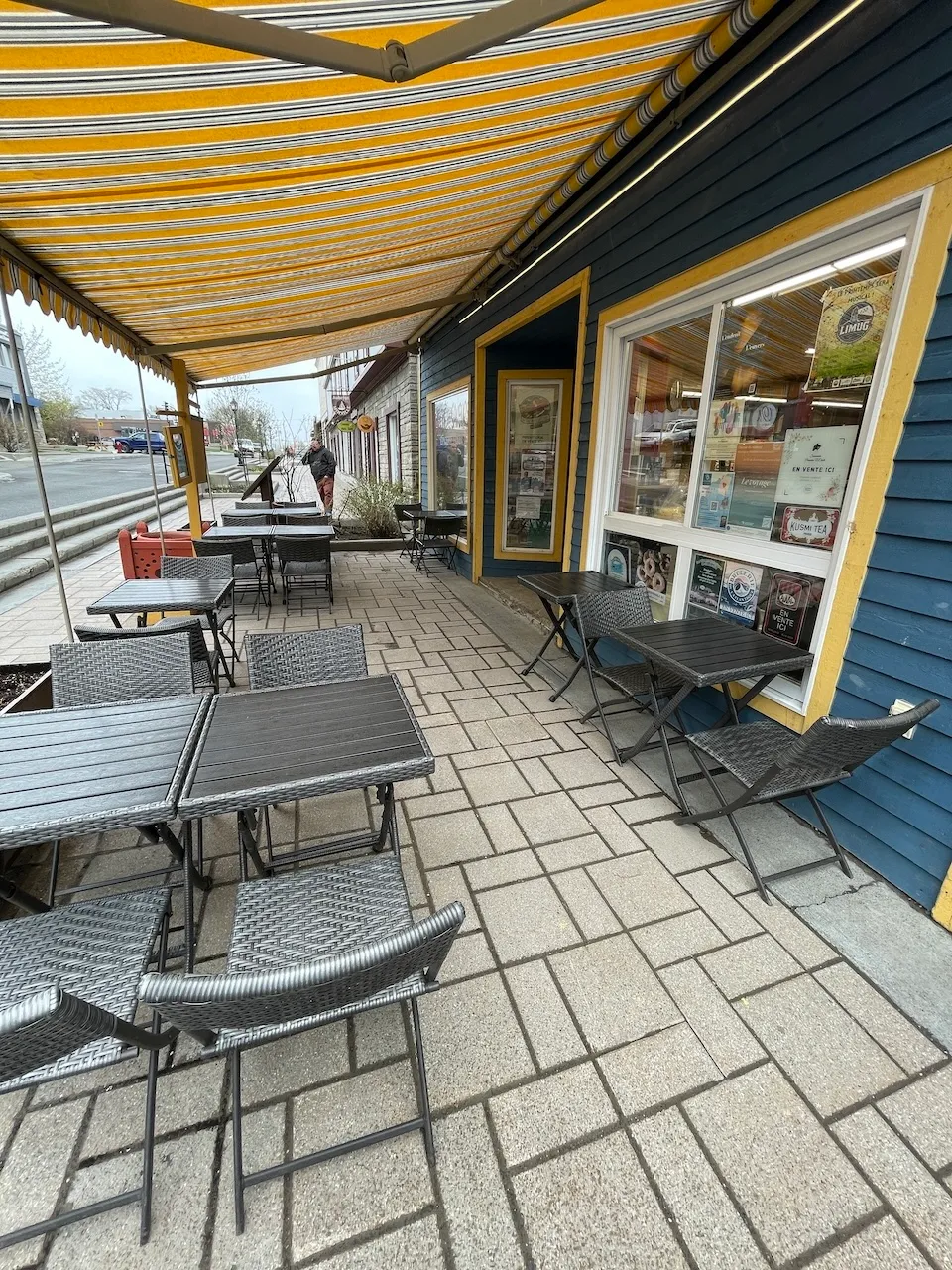 Terrasse à l'avant