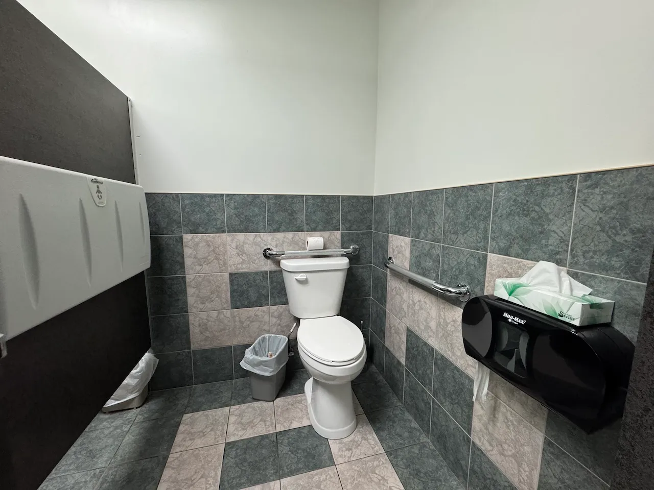 Salle de toilettes - Rez-de-chaussée