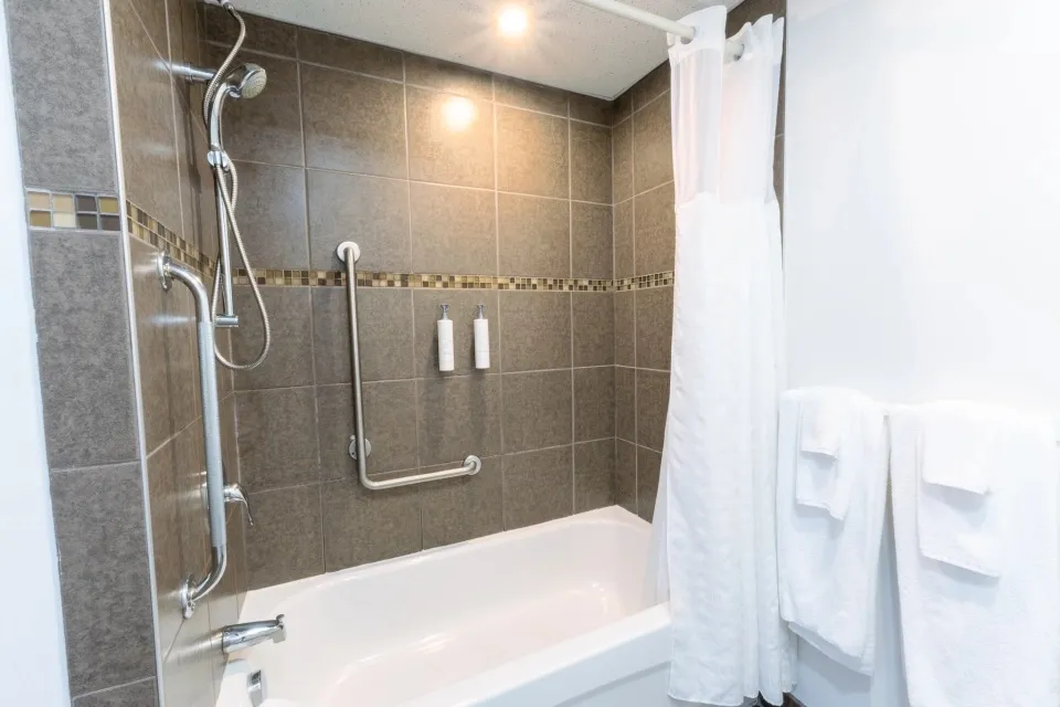 Chambre 134 - Bain-douche