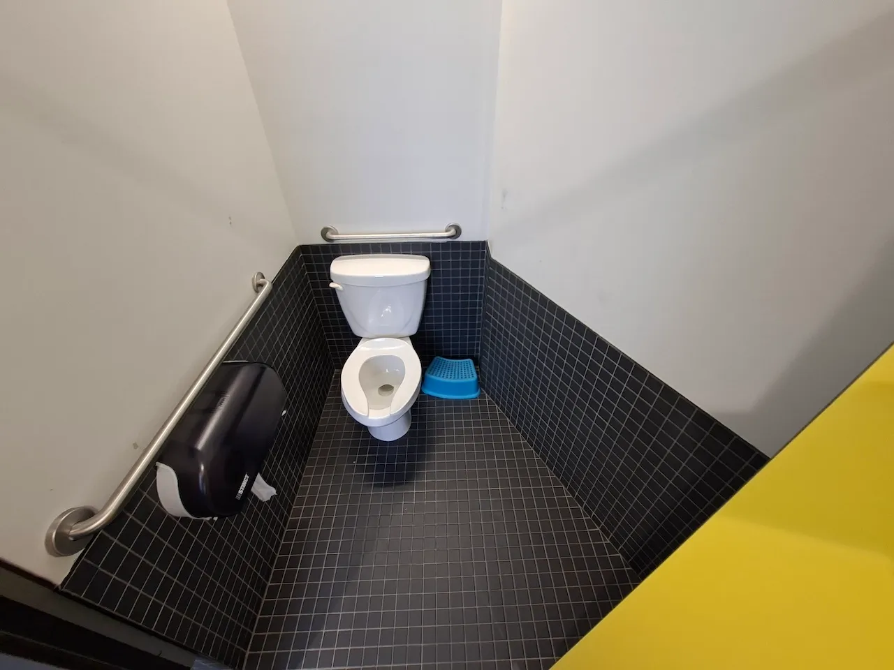 Ground floor - Washrooms - Men