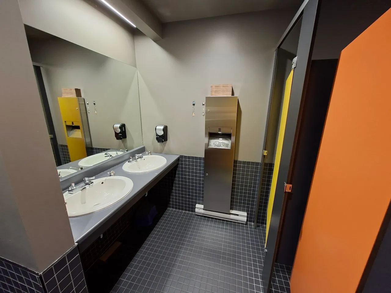 Floor 1 - Washrooms - Women