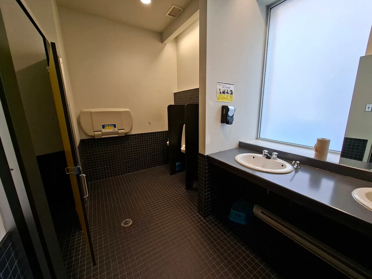 Ground floor - Washrooms - Men