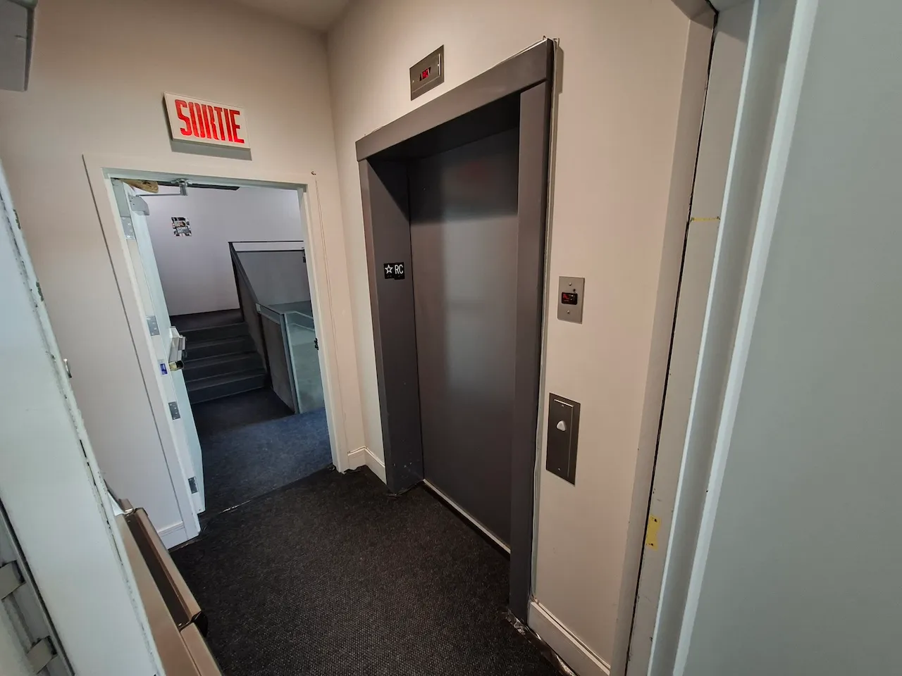 Elevator - Access to Floor 1