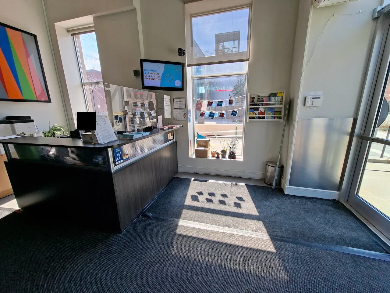 Reception counter