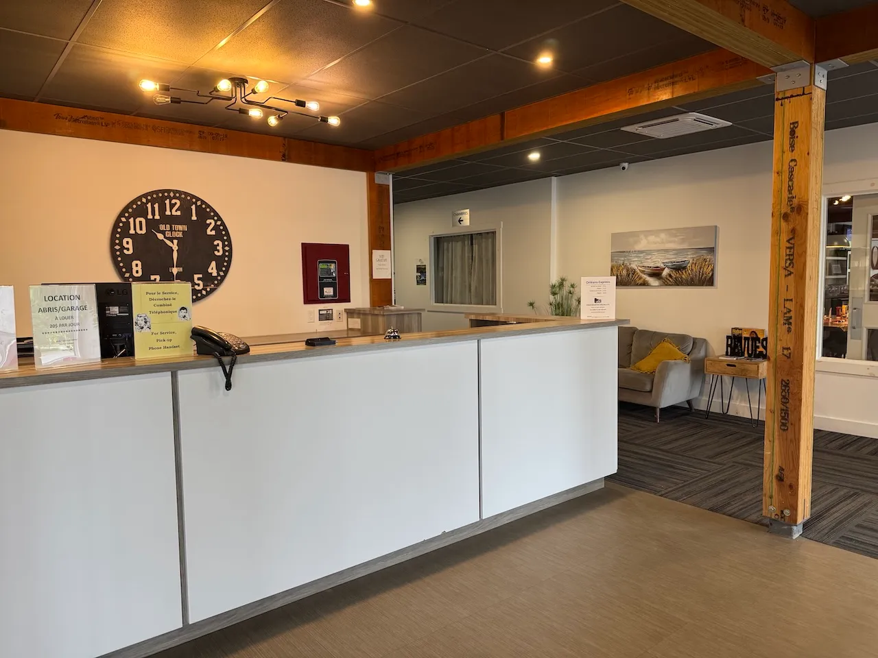 Reception desk