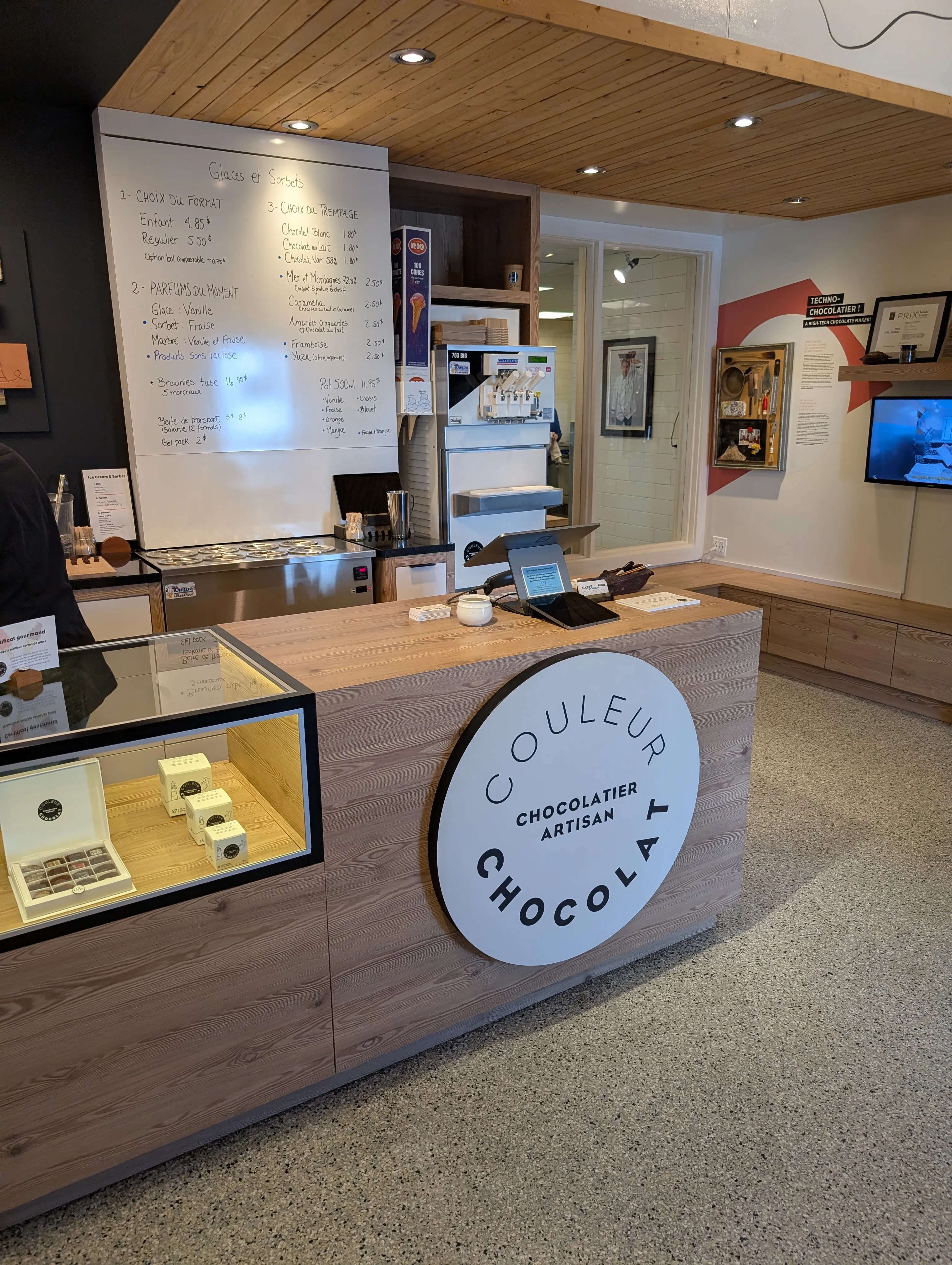 Intérieur de la boutique - Comptoir