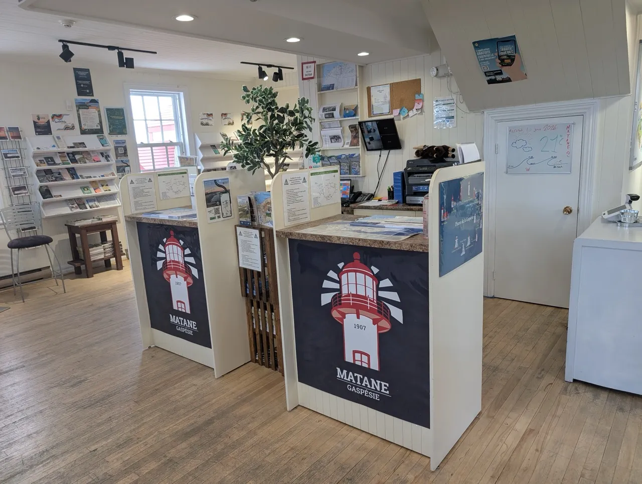 Reception counter