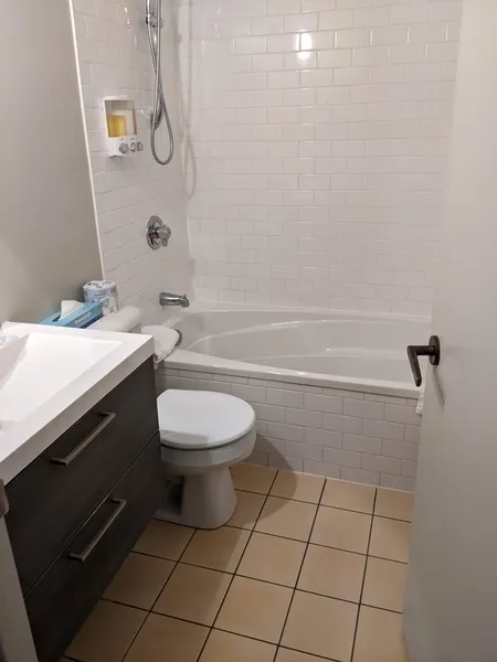 Chambre 312 : Salle de bain