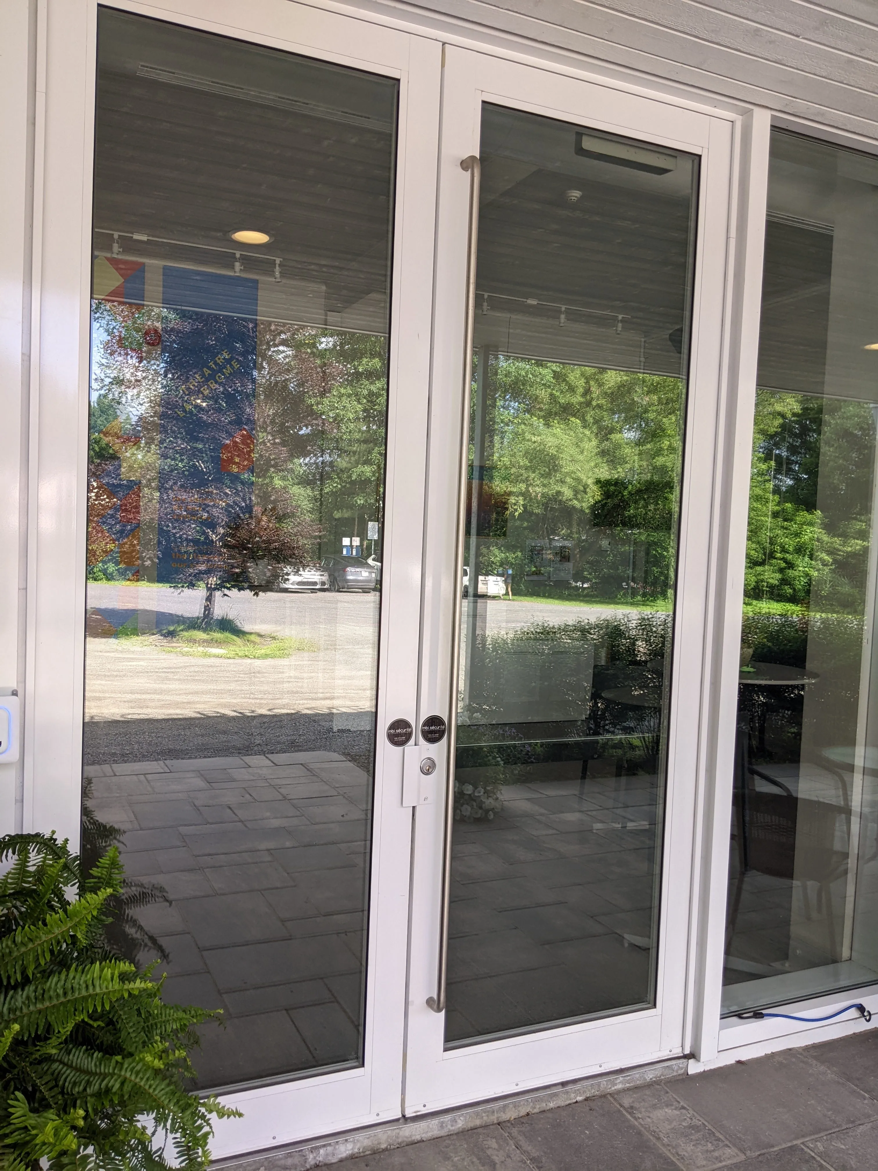 Porte d'entrée du théâtre