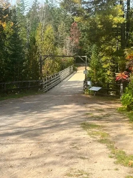 Directions to the cabins and the Cascatelle section