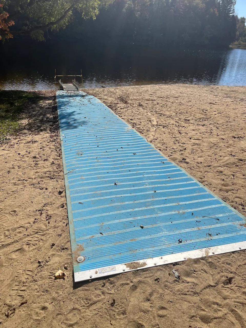 Soft mat for beaches and docks