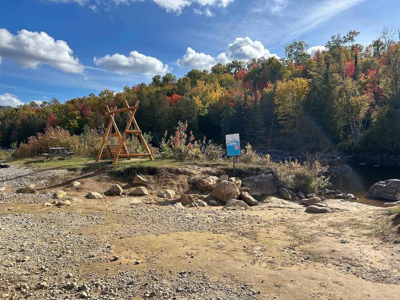 Aire de repos près du début du sentier des murmures