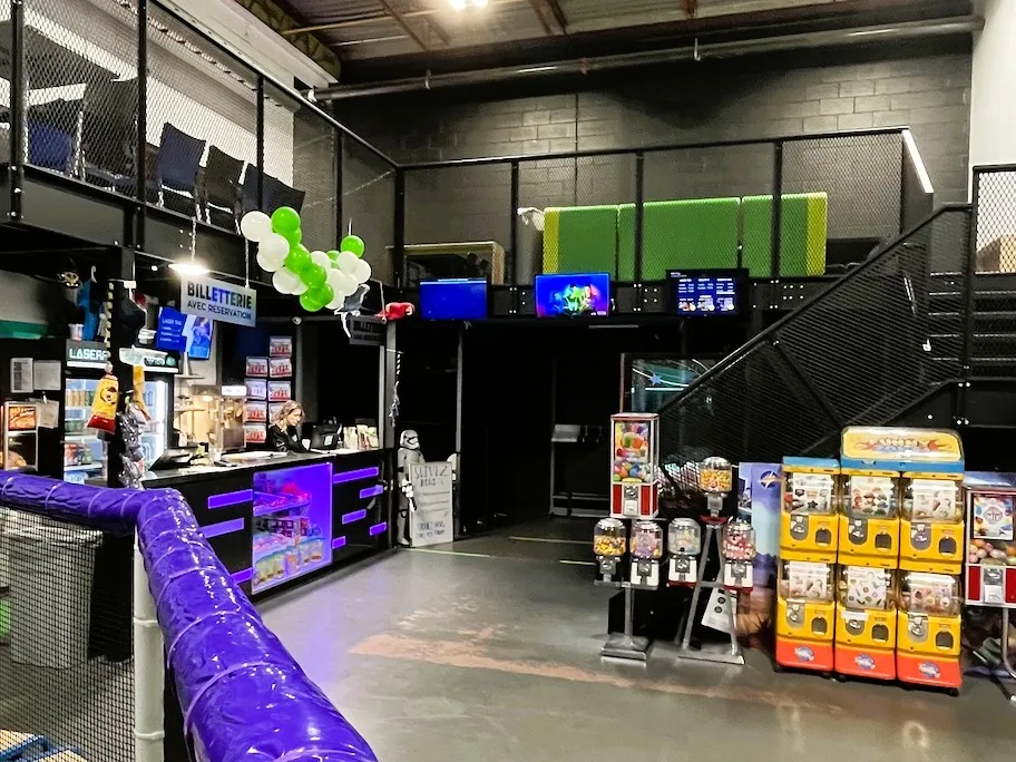 Comptoir d'accueil - Laser Tag