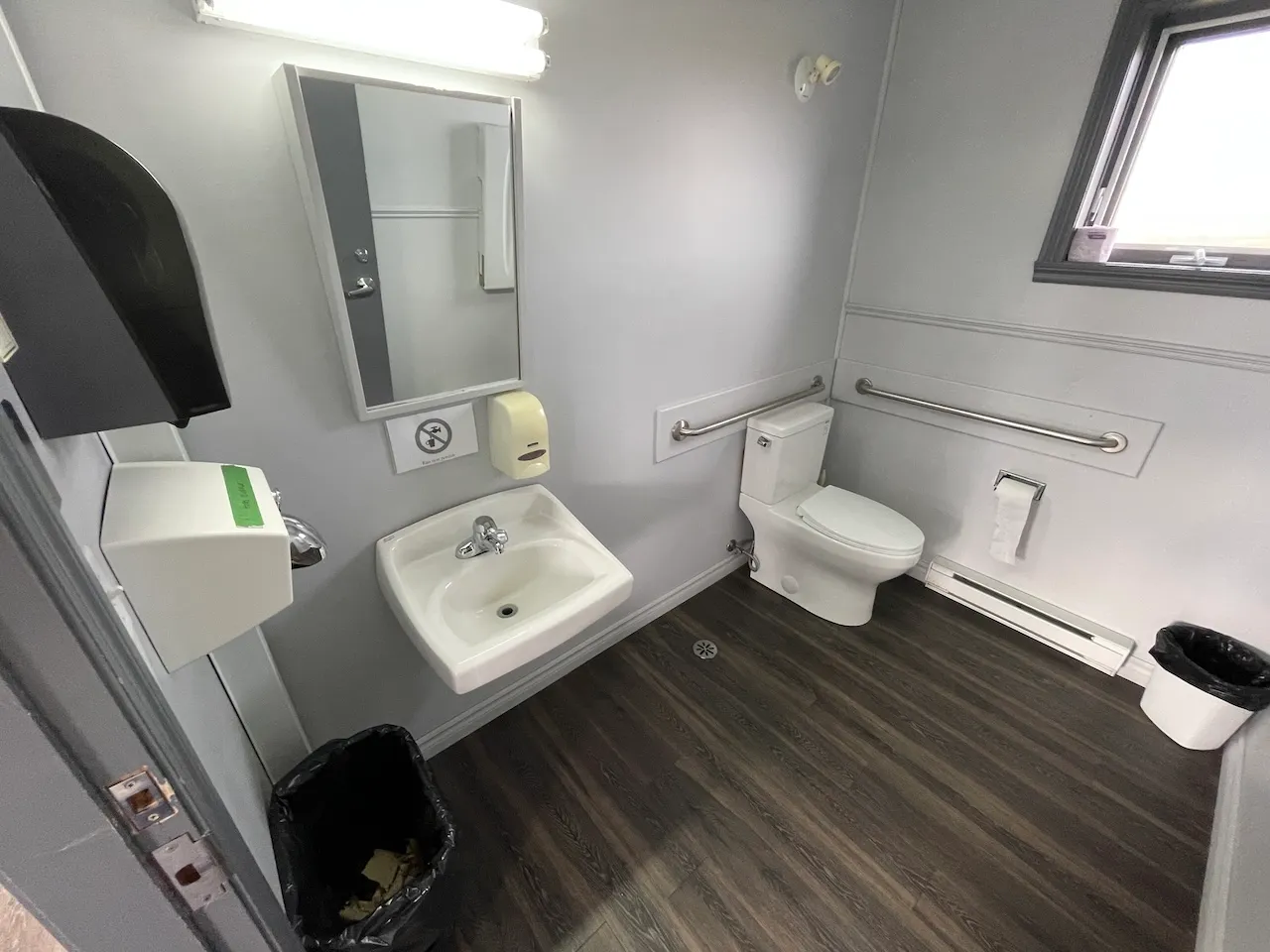 Isle-Verte River Terminal - Restroom