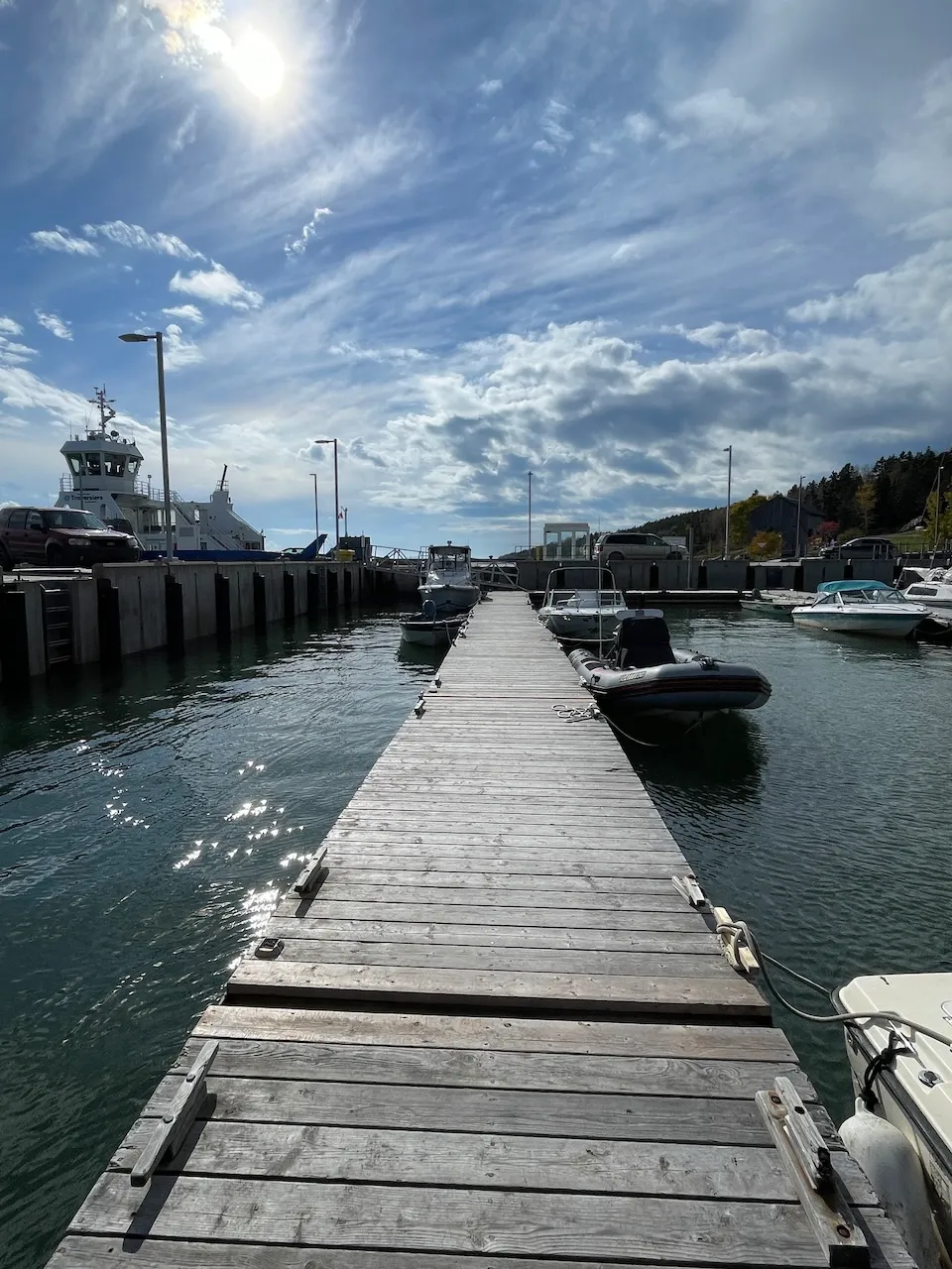 Archipel Relief Boat - Floating Dock