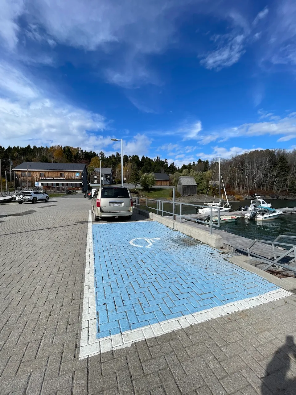 Gare fluviale Notre-Dame-des-Sept-Douleurs - Espace de stationnement réservé