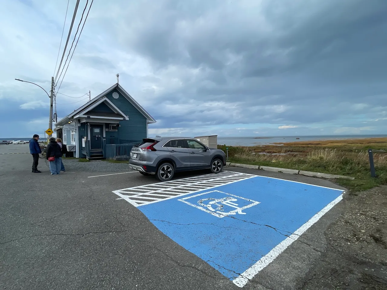 Isle-Verte River Terminal - Reserved Parking Area