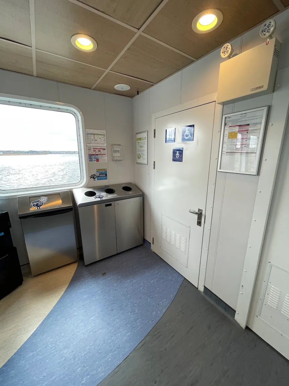 NM Peter-Fraser - Restroom