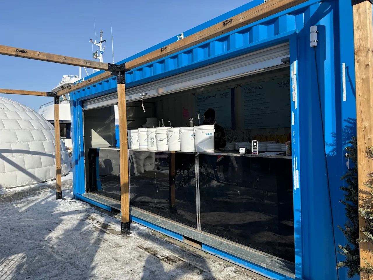 Comptoir d'accueil et de location d'équipement