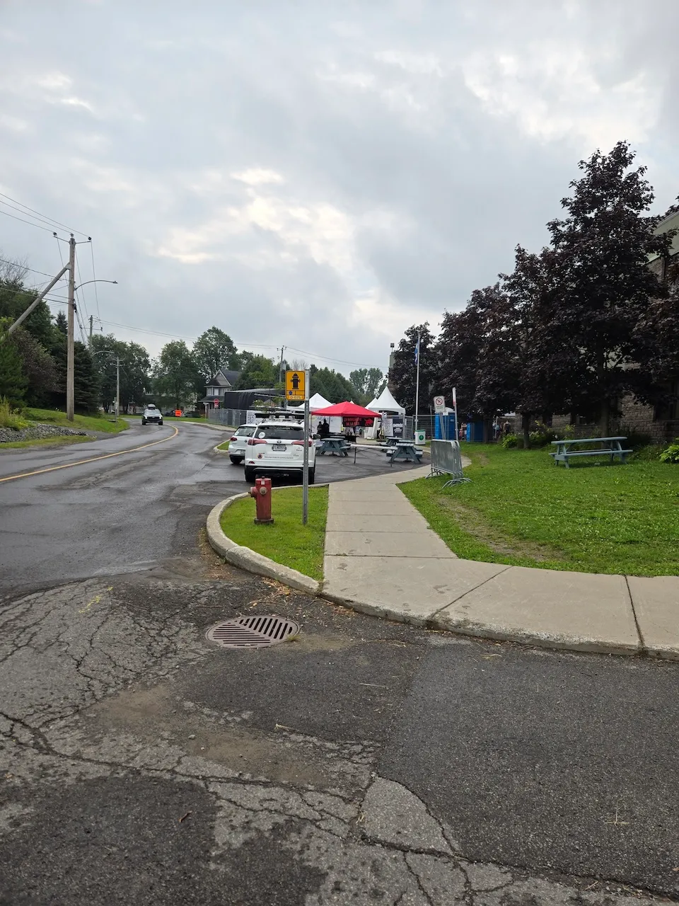 Path leading from the parking lot to the festival entrance