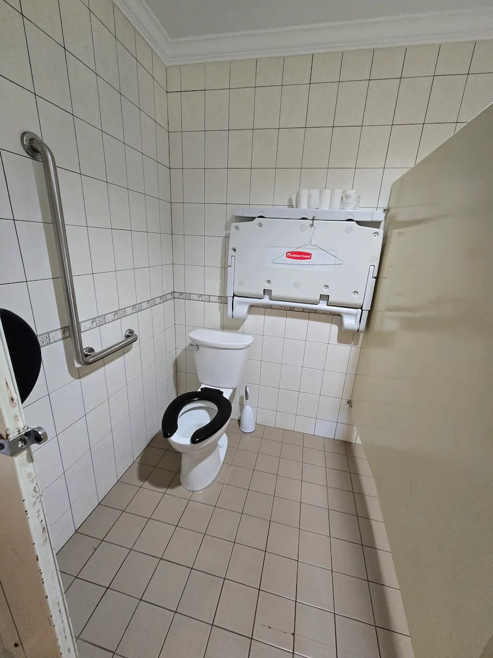 Men's accessible restroom