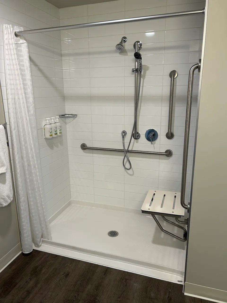 Room 301 - bathroom