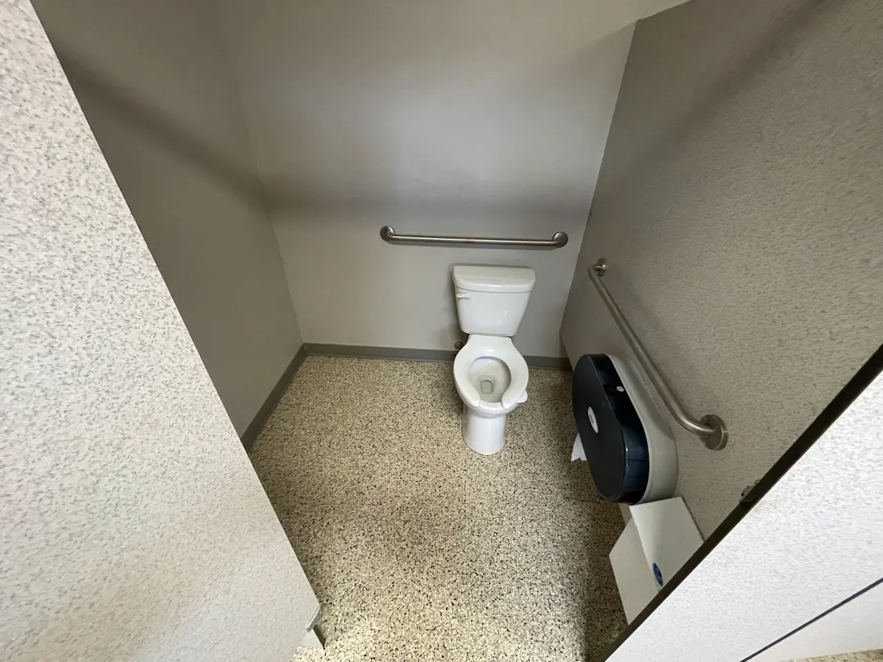Bloc sanitaire - Cabine de toilette adaptée