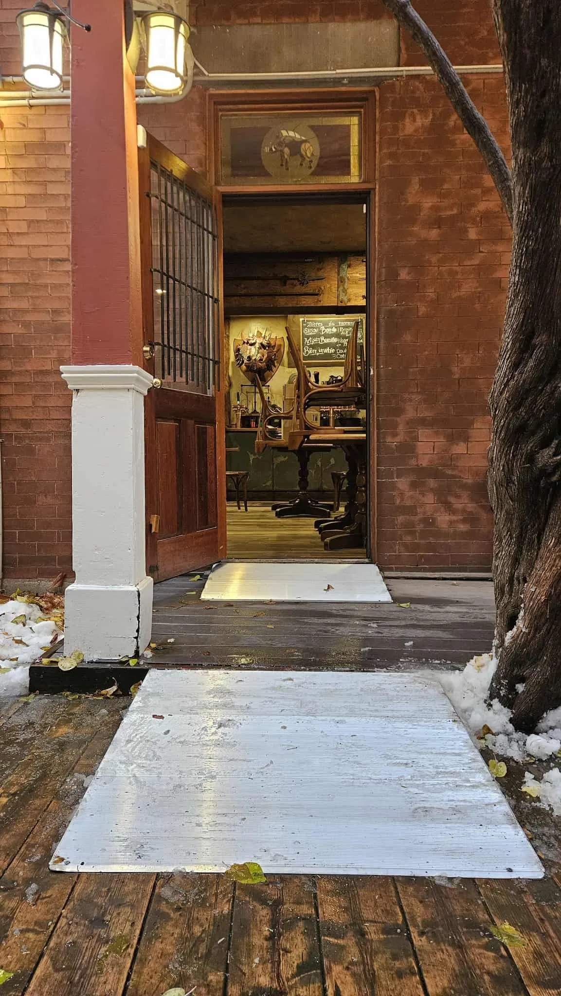 Porte de l'entrée secondaire