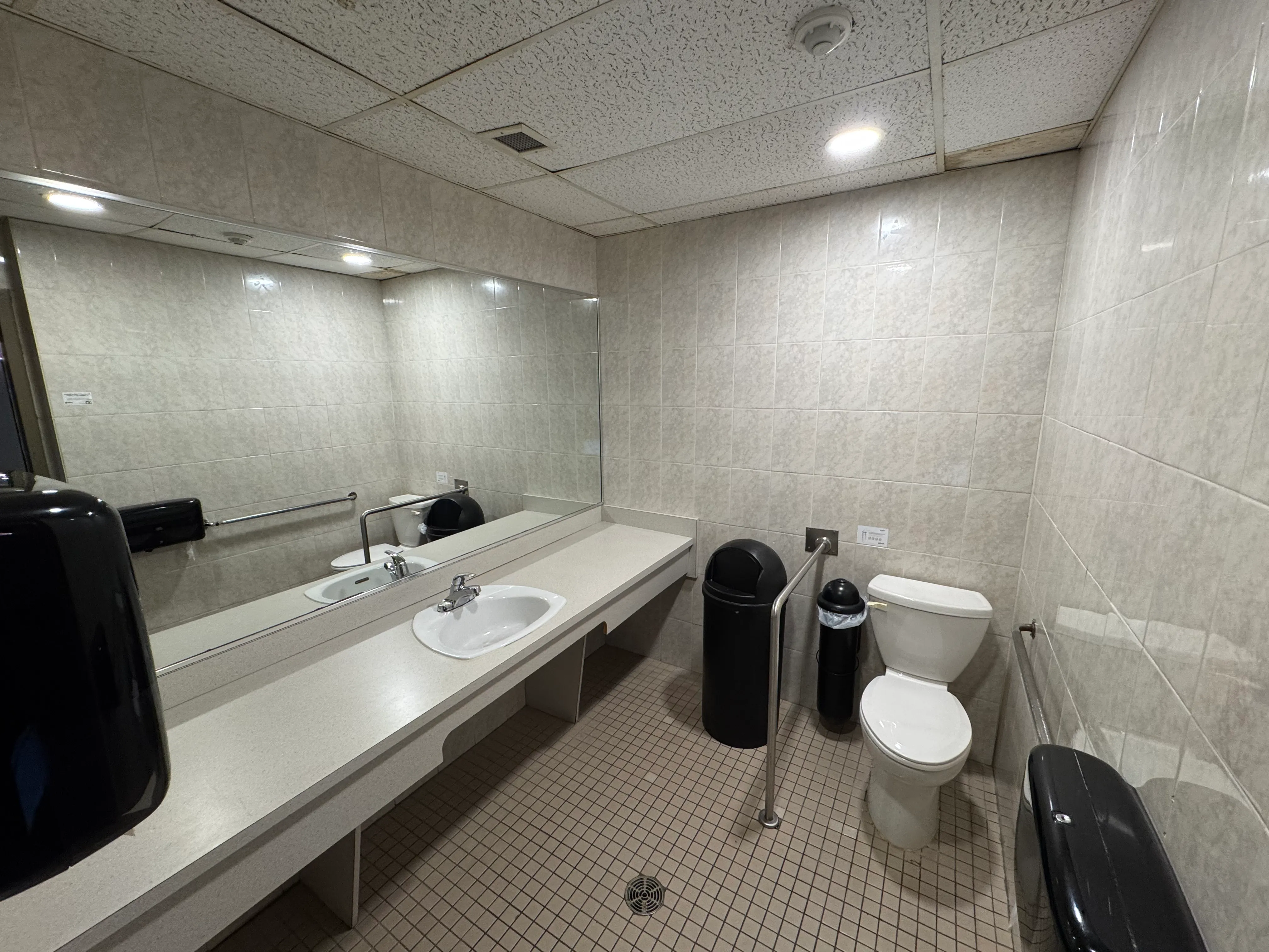 Salle de toilette universelle