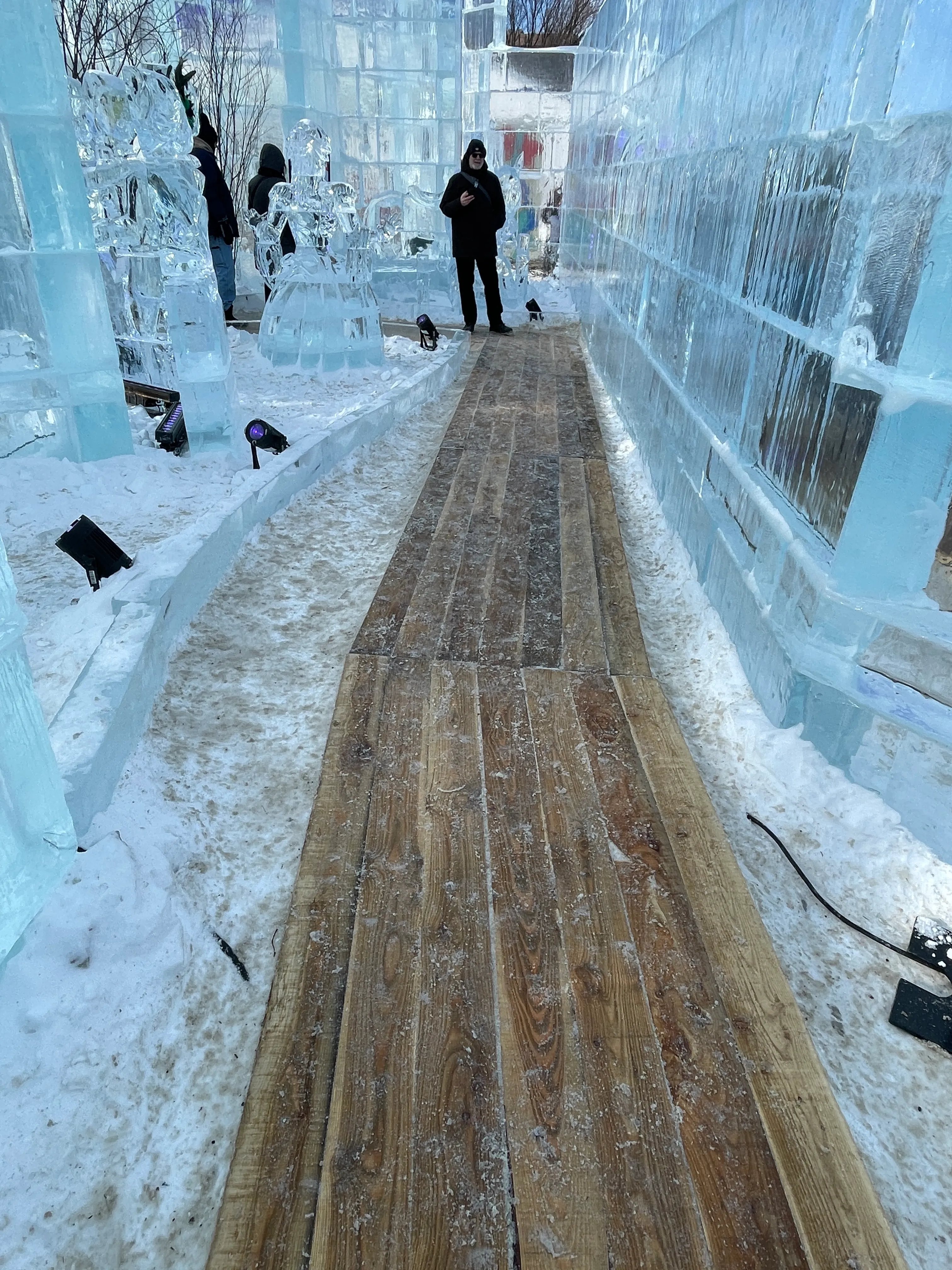 Palais de Bonhomme - Trottoir de bois