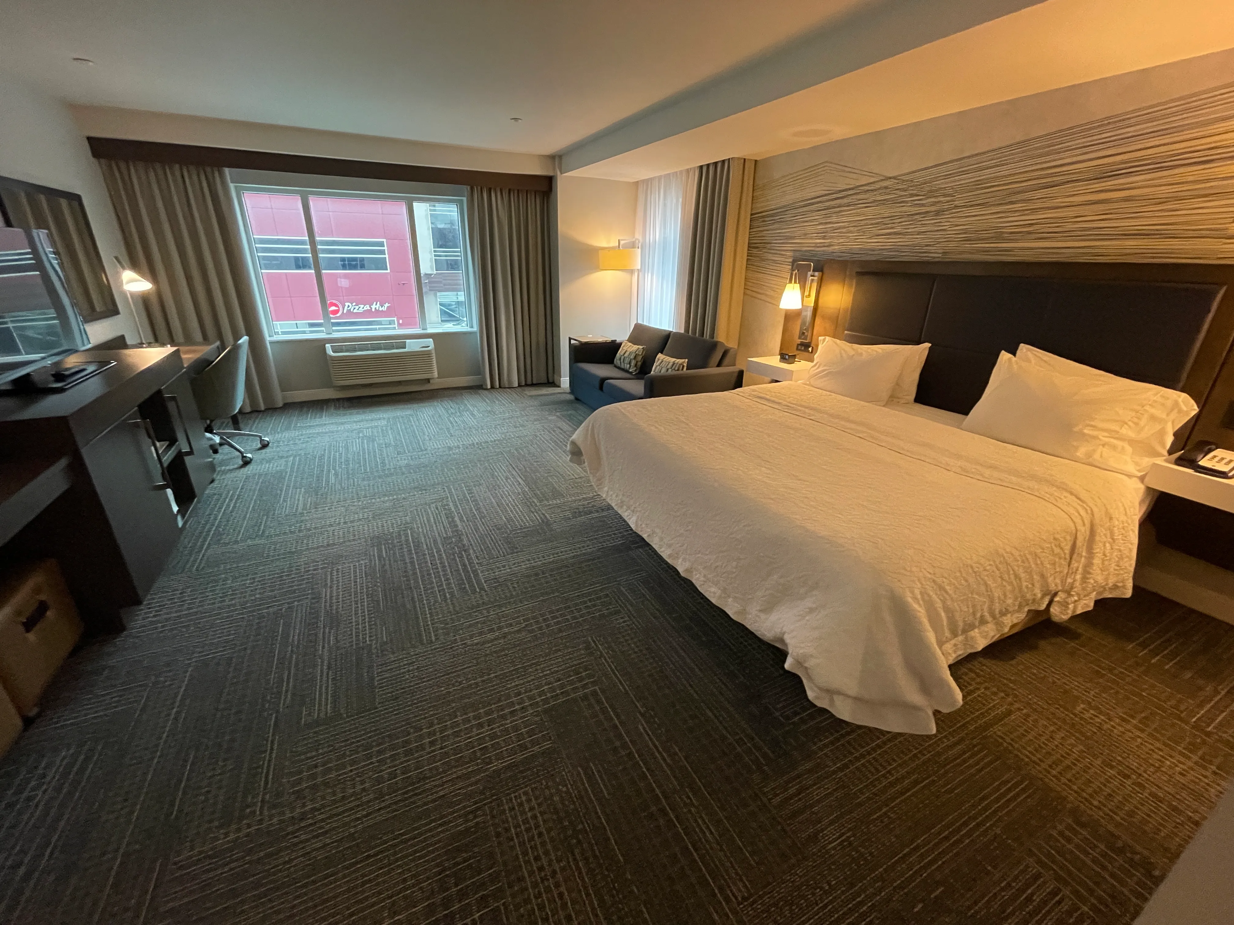 Lit et divan-lit - Chambres #210 et #310