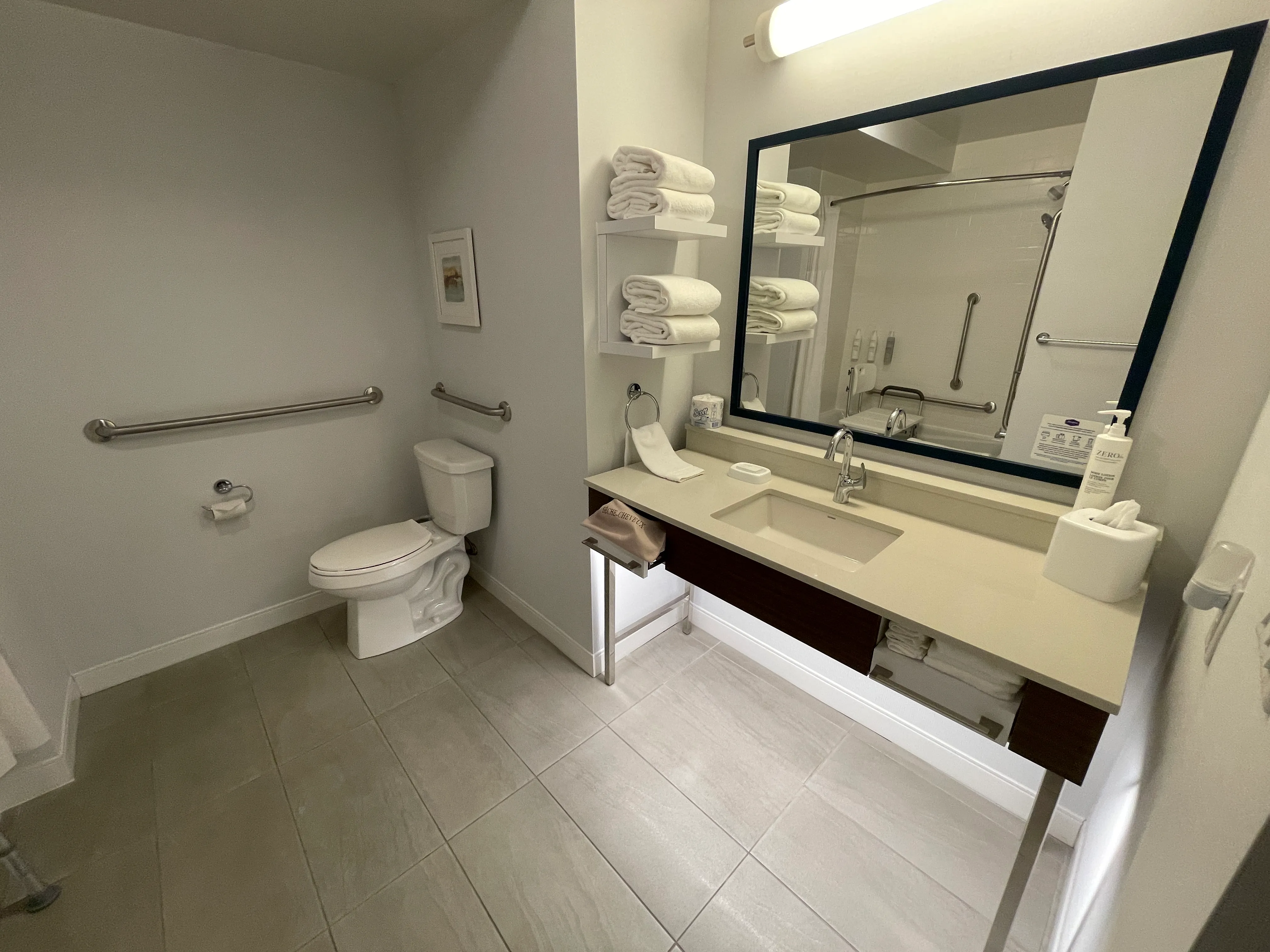 Toilette et lavabo - Chambres #210 et #310