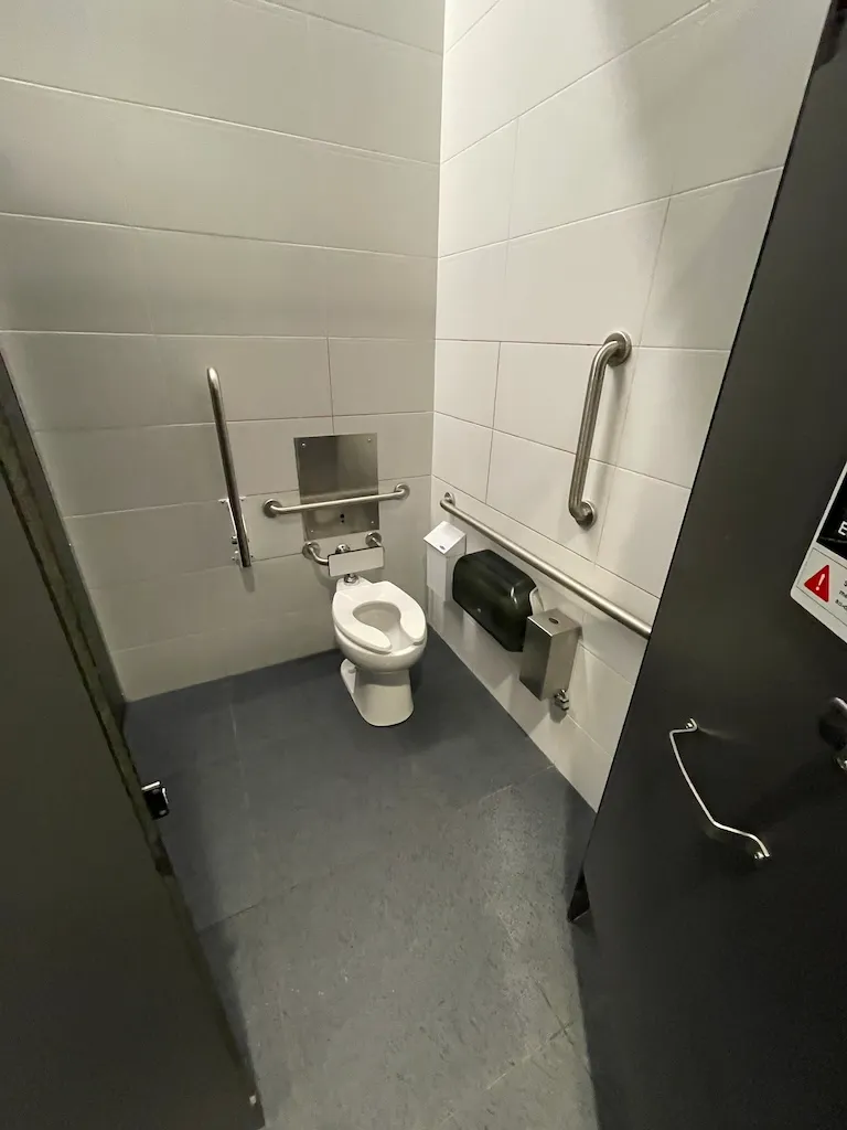 Cabinet salle de toilette - Rez-de-chaussée