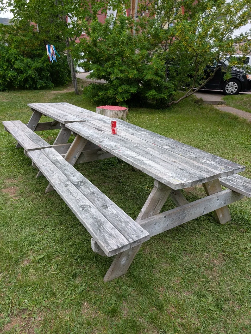 Table à pique-nique non accessible