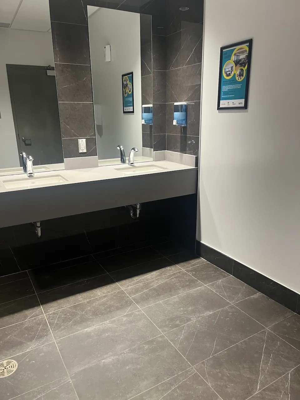 Lavabo - salle de toilette hommes