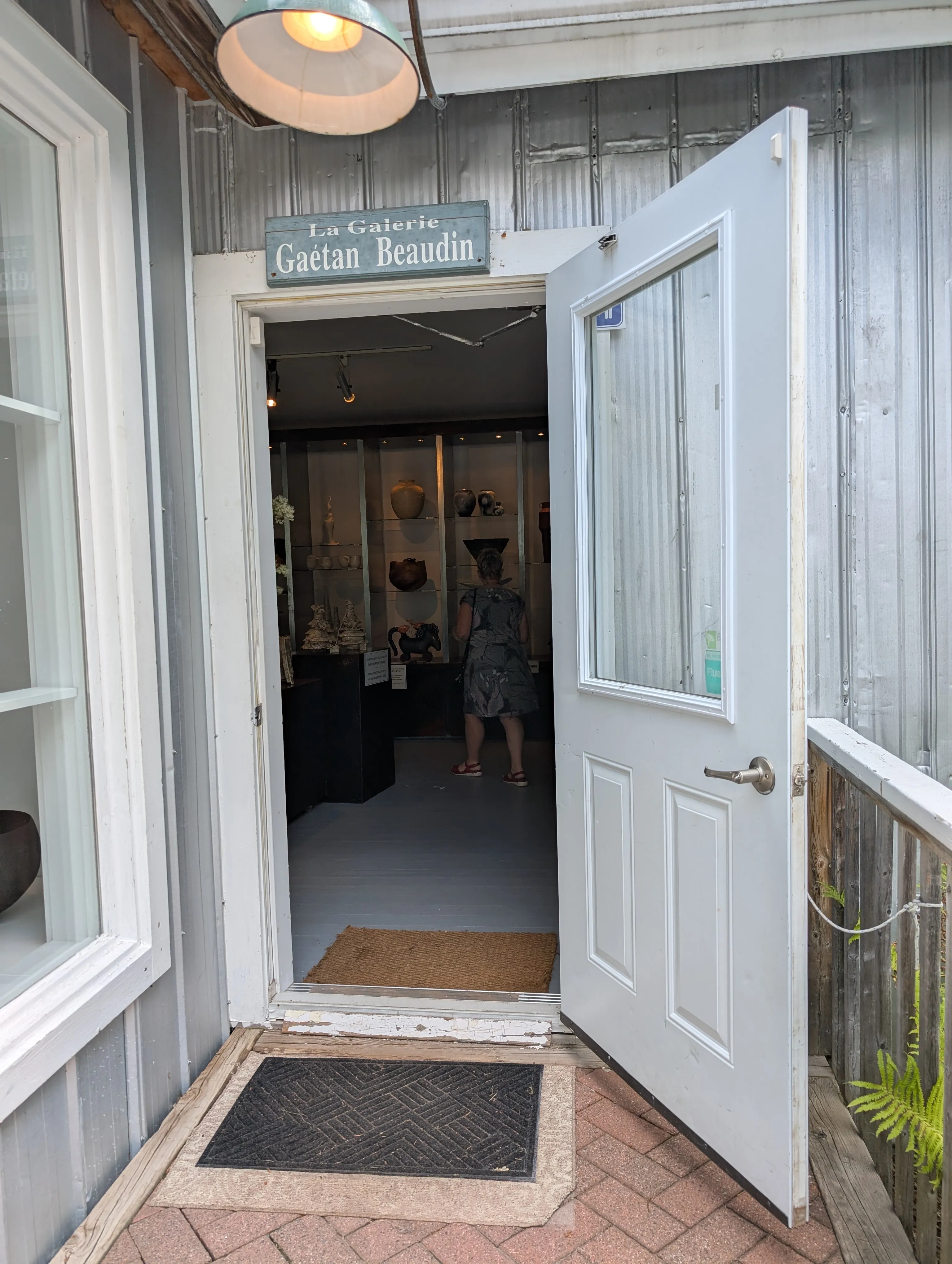 Porte d'entrée de la galerie Gaétan Beaudin
