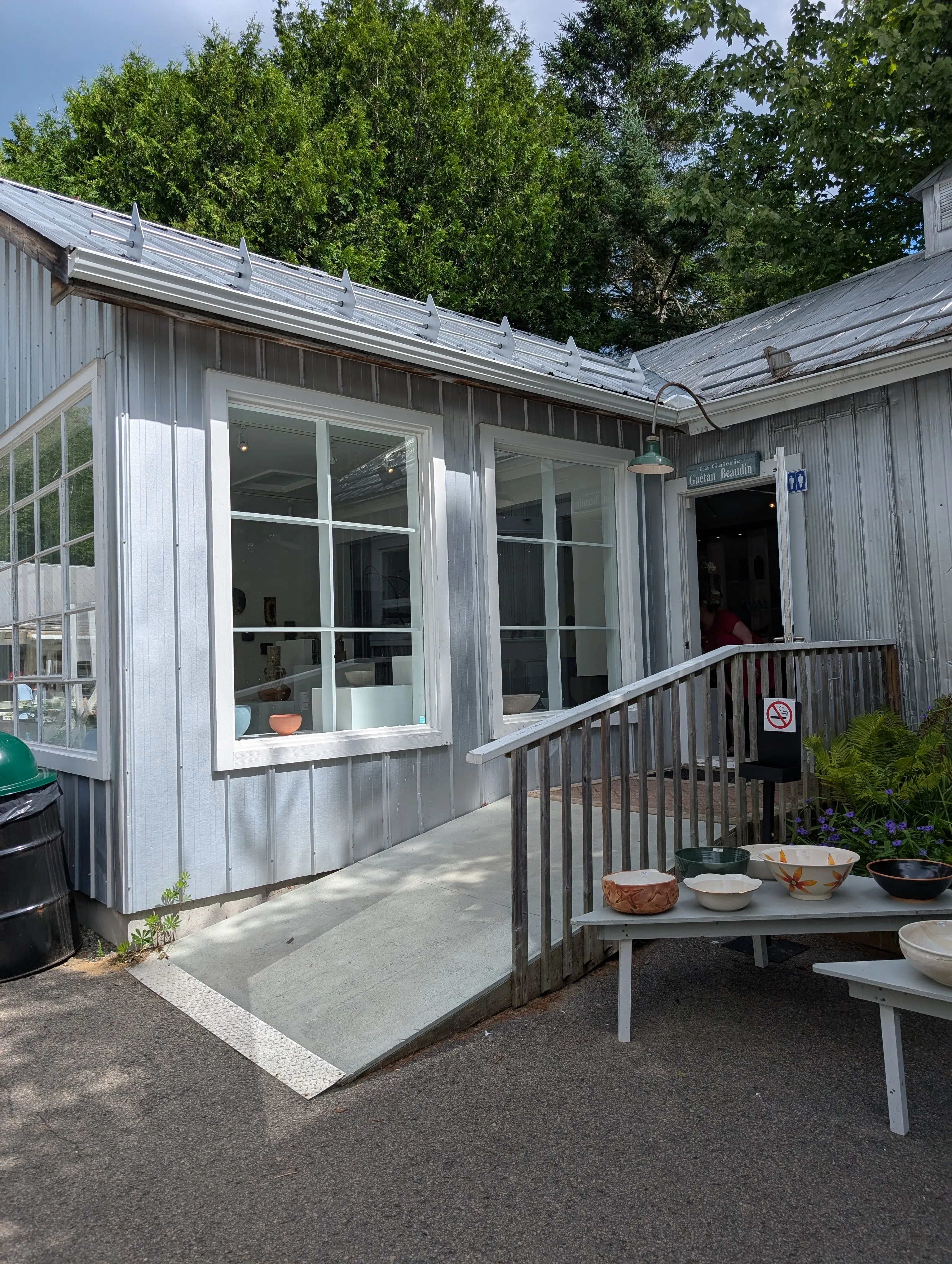 Rampe d'accès de la galerie Gaétan Beaudin